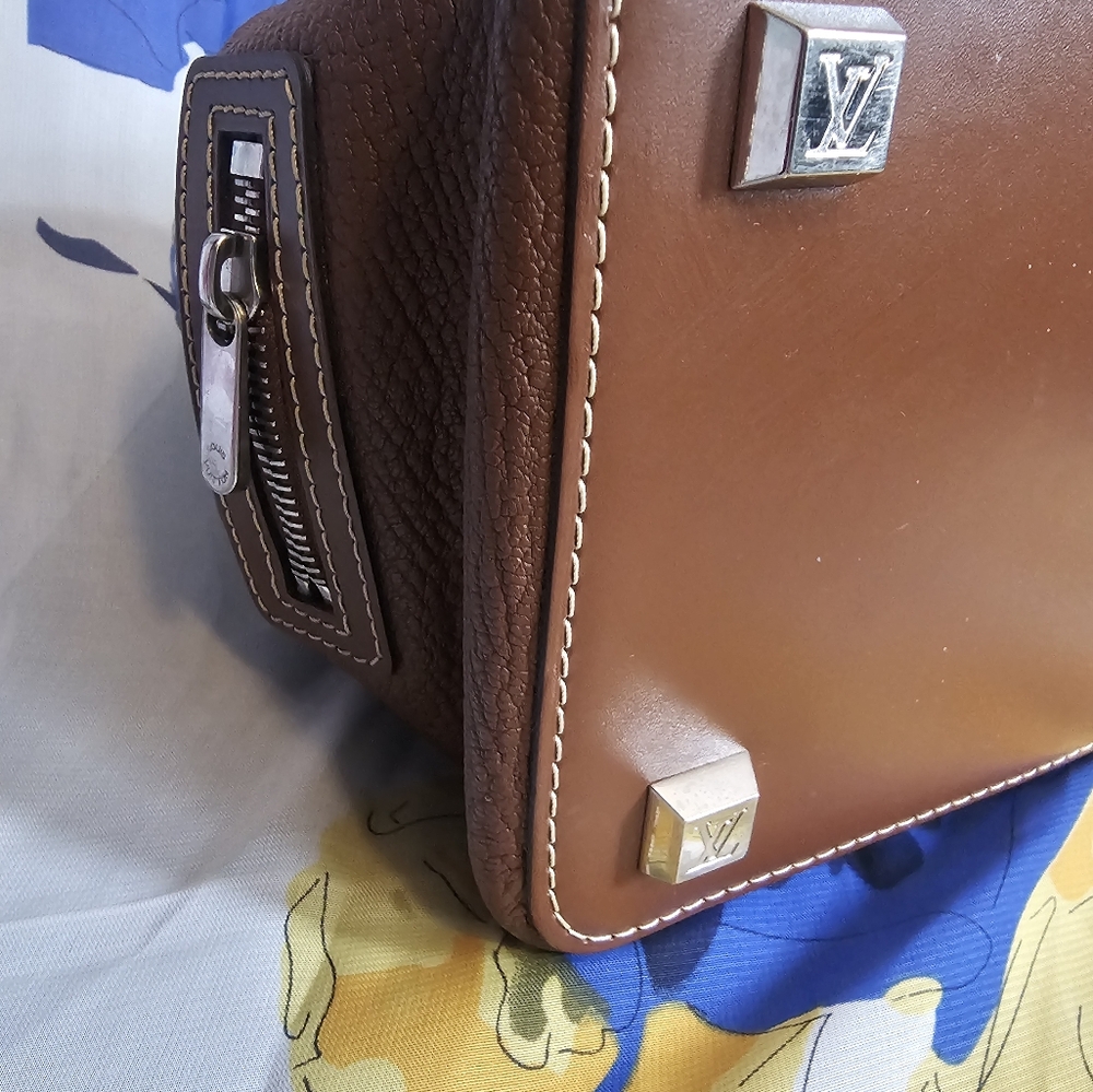 LOUIS VUITTON Suhali L'Ingenieux Vintage SALE Now Including Matching Wallet!!! - Picture 9 of 16